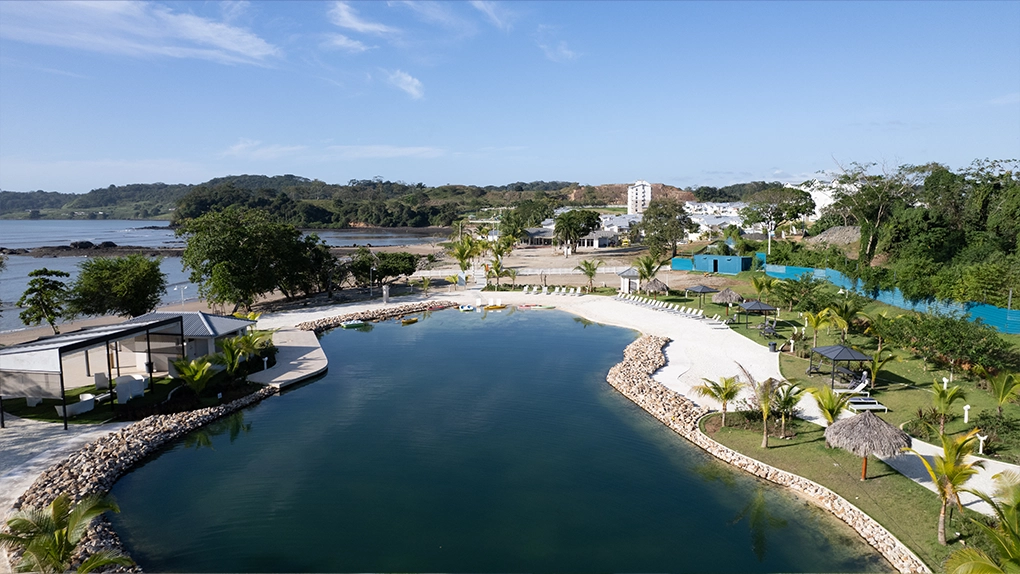 Laguna artificial de agua salada en Panamá